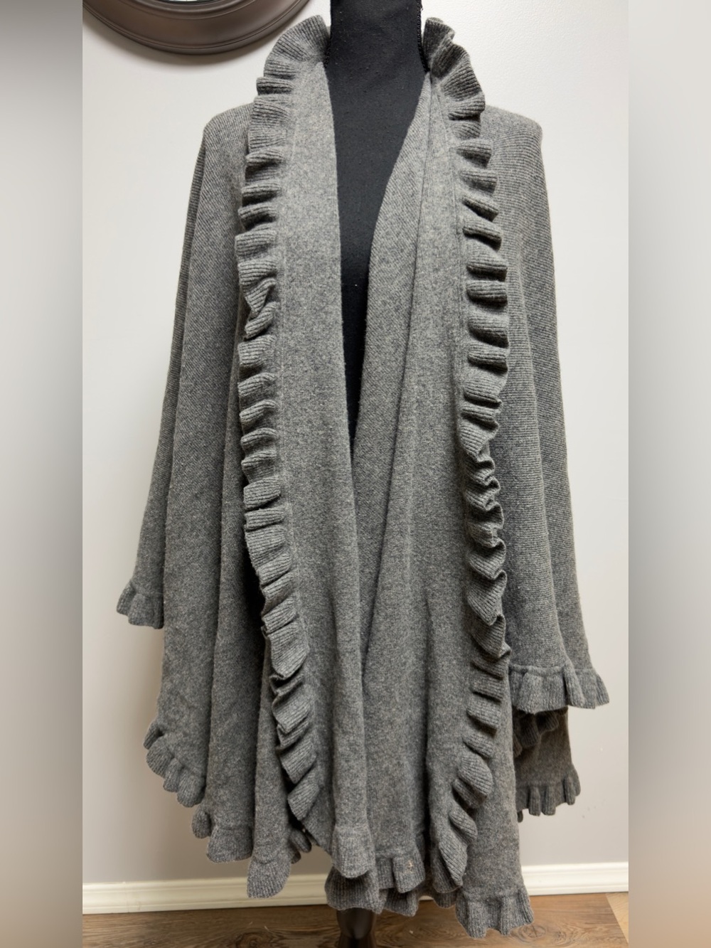 Johnstons of Elgin Scotland Gray Knit Ruffle Trim Poncho Cape Open Front Wrap